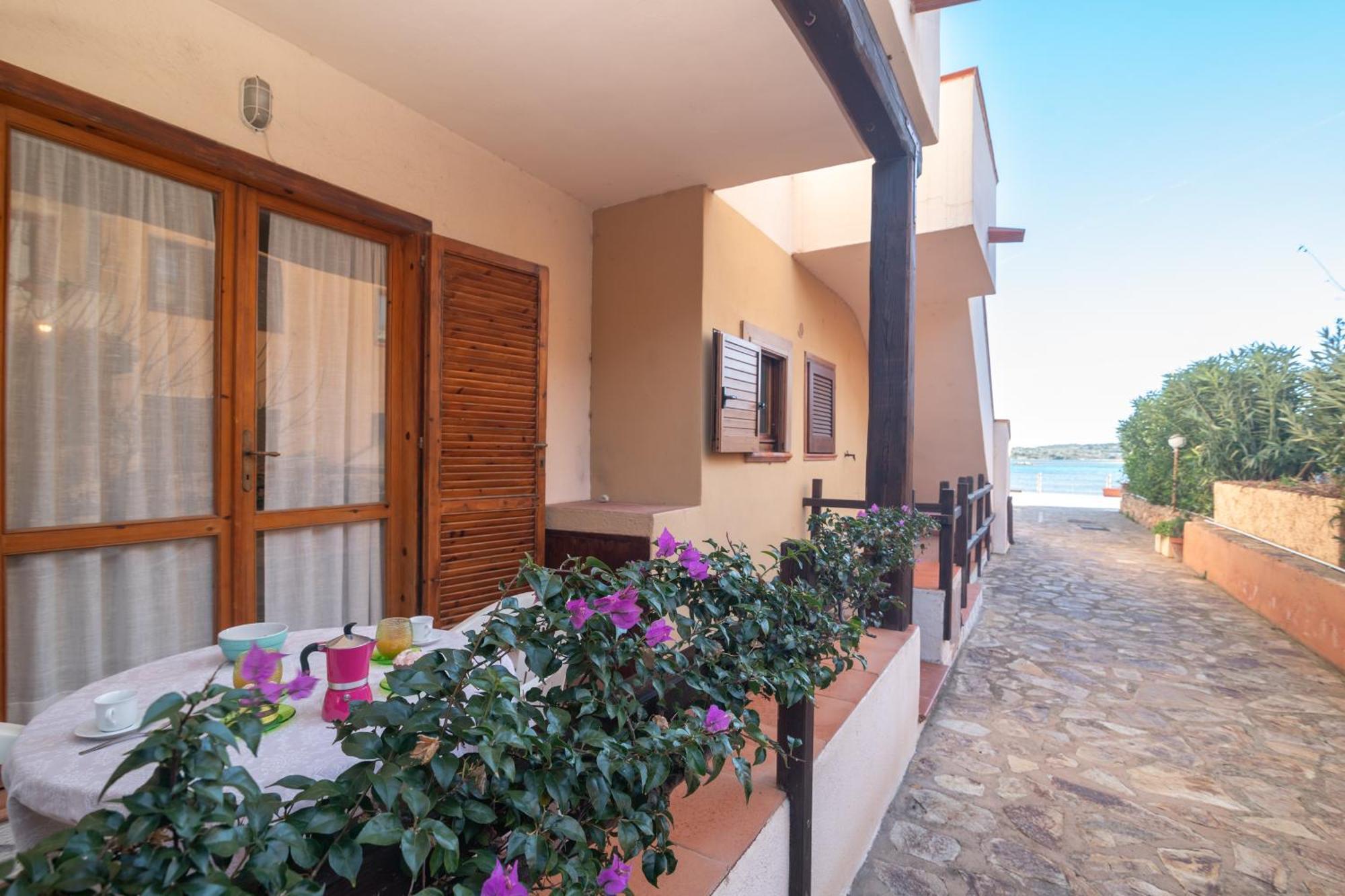 Piazzetta Trilo & Mono Porto Apartments 50Mt From The Beach - Happy Rentals Loiri Porto San Paolo Exterior foto